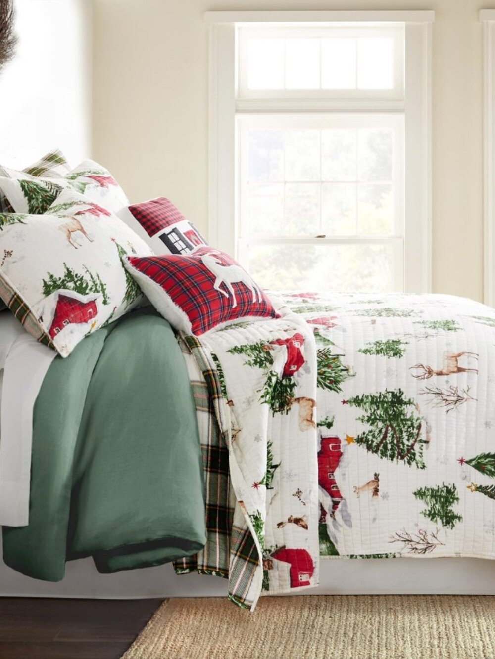 Tatum Pines Quilt Set - King/Cal King Holiday Quilt 106x92 and Two King Pillow